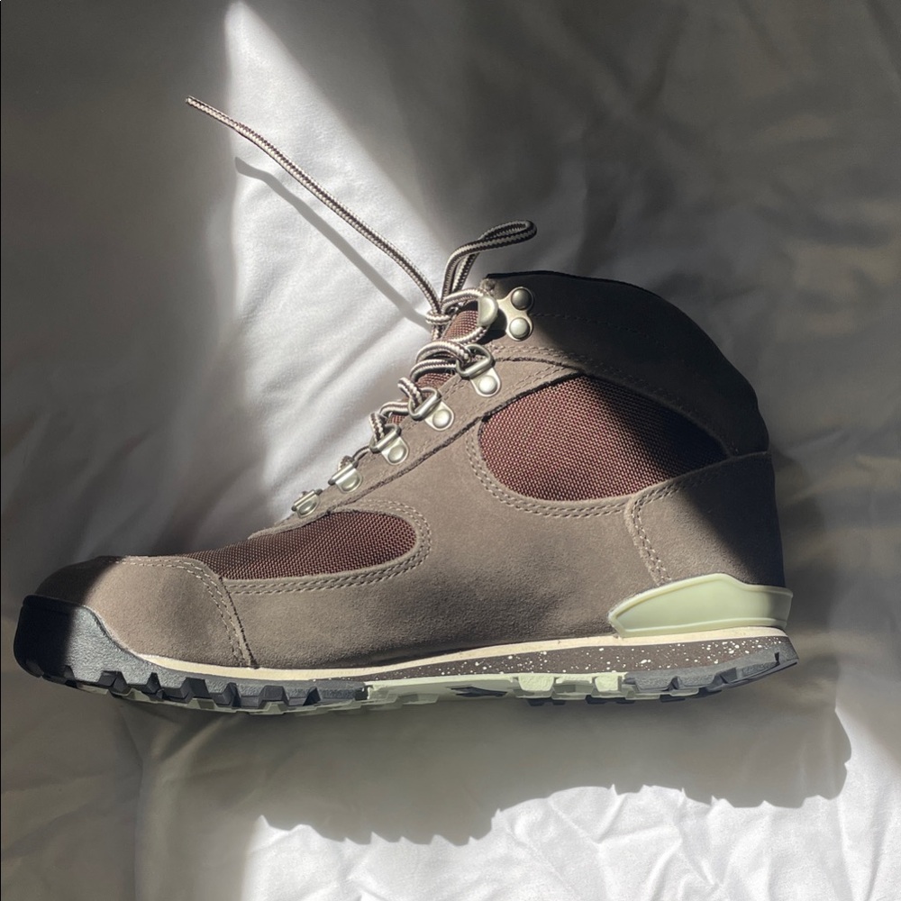 BRAND NEW Danner Jag II Hiking Boots (Women’s, Size 7, 37.5)